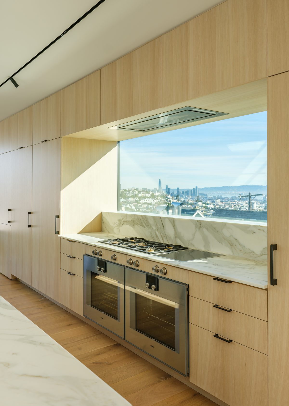 Range wall and framed view window